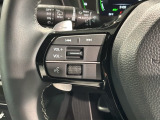 ステアリングにオーディオ操作スイッチが付いています。オーディオ画面に直接タッチしなくても操作が出来ますので、運転に集中できます。