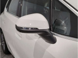 【BMWミラー】視認性の高いスタイリッシュなミラー。自動防眩機能も付いており夜間のドライビングをサポートします。