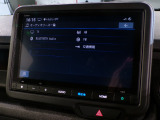 CD、DVD、Bluetooth、AM、FM、AUX、スマートフォン接続ができます。