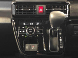 温度を設定すれば、自動で車内の温度管理をしてくれる優れものです♪ATミッションで運転楽々