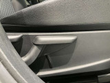 運転席はご自身の適切な運転ポジションへ移動可能なラチェットが付いております。
