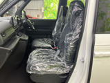 3列目シートも広々としており、大人も快適に座れます。家族や友人と一緒に、楽しいカーライフを満喫できます。様々なシーンで活躍する一台です。