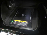 スマートフォンのワイヤレス充電機能を搭載しています。