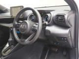 運転席の様子です。見通しの良いすっきりとした内装で運転しやすい空間となっております!