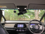 ワイドな視界で運転もしやすくなるように、設計されています。
