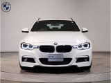 ☆BMWの代名詞とも言える【キドニーグリル】一目見ただけでBMW車であると認識できる確固たるアイコンとして存在感を放ちます☆