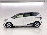 両側パワースライドドア付きだから、狭い駐車スペースなどでの 乗り降りラクラク!小さなお子さまのいるご家庭には嬉しい装備。