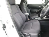 <運転席>まるで自宅に居るようにリラックスできる運転席です。外の喧騒を忘れさせてくれますね。見やすいメーターと操作しやすいスイッチ類もいいですね.