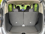 普段のお買い物や通勤、送迎等に十分な荷室スペースを確保しております。セカンドシートを倒すと、大きな荷物の積載も可能です♪
