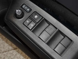 電動格納式ドアミラー・パワーウインドウを装備しています。