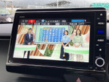 高精細な画面で、クリアな映像を楽しめます。ニュースや番組をチェックして、待ち時間を有効活用しましょう。