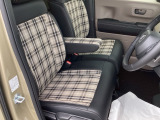 この度は、当店のお車をご覧いただきまして誠にありがとうございます。当店では全国販売・納車も行っております。県によって陸送費用は異なりますのでお気軽にお問い合わせください。