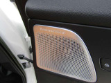 「Bowers & Wilkins」のプレミアムサウンドシステムはセンタースピーカーの搭載により臨場感あふれるサラウンドを体感できます。