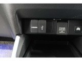 スマートフォンなどの音楽再生が可能なUSB接続ジャック装備車両です♪♪♪