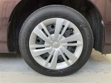 タイヤサイズは165/65R14!納車前の点検時に当社指定の新品タイヤに交換させていただきます!(右フロントタイヤ)