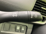 操作しやすいウインカーレバーで、スムーズな車線変更をサポート。安全運転を意識した設計が魅力です。