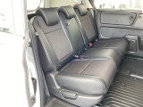 スライドドアなら狭い駐車場でもドアをぶつける心配がありません。ステップが低く乗り降りもしやすいです。