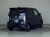 バックカメラが付いているのでバックでの車庫入れも安心です。