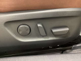 運転席はパワーシートとなっており適切なドライビングポジションを設定できます。