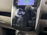 オートエアコンで快適な車内温度を演出してくれます!