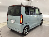 リアはプライバシーガラス付です。見た目もかっこいいですよね。また、太陽光を防ぐので冷房の効きを良くする効果もあるんです。エアコンを控えめにすれば燃費向上も見込めますよ。