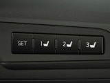 運転席のパワーシートは3名様分までメモリー機能付きです。