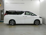 この度は、当社の展示車をご覧いただきまして、誠に有難うございます。自信をもってお勧めできる車となりますので、ごゆっくりご覧頂きたいと思います。