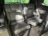 床下収納式のサードシートです。座席部分をコンパクトに収納でき、広大な荷室スペースとしてお使いいただけます!乗車人数や荷物の量など利用シーンに合わせて3列目を有効活用でき、とっても便利♪