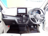 周りが見やすく運転しやすいお車です♪