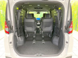 普段のお買い物や通勤、送迎等に十分な荷室スペースを確保しております。セカンドシートを倒すと、大きな荷物の積載も可能です♪