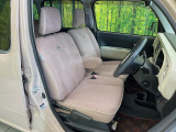 運転席シート廻りは使用感も少なく、良好な状態となっています。丁寧に使われていたことがよくわかりますね。