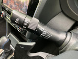 雨天時でもクリアな視界を確保するワイパーレバーです。操作も簡単で、快適な運転をサポートします。