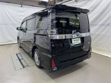 走りにこだわりながら収納力も持ち合わせたお車です。