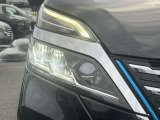 【ライトランプ】暗い夜道やトンネル内など明るい光で照らして運転をサポート。危険な暗所もこれで安心!
