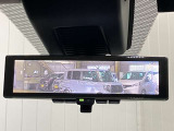 【インテリジェント ルームミラー】車両後方のカメラ映像をミラー面に映し出すので、車内の状況や、天候などに影響されずいつでもクリアな後方視界が得られます!