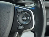 ◆アダプティブクルーズコントロール◆予め設定した車速内でクルマが自動的に加減速。前走車との適切な車間距離を維持しながら追従走行します。【LKAS】車線維持支援システムでステアリング操作を支援。