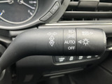 操作しやすい位置に配置されたウインカーレバー。スムーズな車線変更をサポートします。