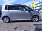車両入庫時には外装磨きと内装クリーニングを実施しております。納車前にも実施いたしますので、綺麗に快適にお乗りいただけます。