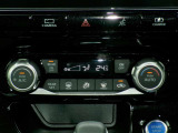 快適オートエアコン付♪設定温度をキープし車内を快適な温度に保ちます♪