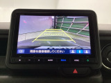 バックモニター付きで車庫入れもラクラク♪