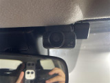 【ドライブレコーダー】映像・音声などの運転中の記録を残します。事故などを起こした起こされた時の証拠になりえますので、もしも時でも安心ですね。