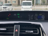視認性の高いメーター類で、運転に必要な情報を的確に把握できます。安全運転をサポートする機能が充実しています。
