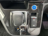 e-POWERは、アクセルを踏むと加速し、緩めると減速しながら発電するため、ペダルの踏みかえ回数が大幅に減り、運転の疲労を軽減します。