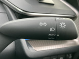 操作しやすいウインカーレバーで、安全な車線変更をサポート。直感的な操作で、スムーズな運転をアシストします。