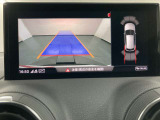 バックカメラと前後のバンパーセンサーで駐車時も安心です。