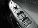 パワーウインドーはもちろん装備されていますが、ドアミラーもAUTOで格納できてとっても便利です♪