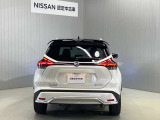 プライバシーガラスで夏場も涼しく、室内の保護にもなりますね!