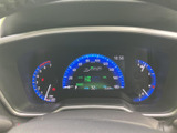 視認性の高いメーター類が、運転に必要な情報を的確に伝えます。運転状況が一目でわかり、安全運転をサポート。落ち着いたデザインも魅力です。