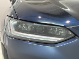 LEDヘッドライトは、点灯の瞬間から最大光量を発揮し、突然暗くなるトンネルなどでの安定感を高めます。