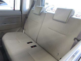 当社が誇るお車の洗浄メニュー&rdquo;まるまるクリン&rdquo;済みですので、室内もキレイ。気持ちよくお乗り頂けます。 まるまるクリンでは下回りの錆止め塗装、ボディのガラスコーティング、室内のスチーム洗浄を行います。